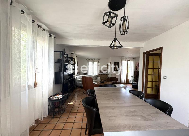 Maison - 165 m² - 6 pièces