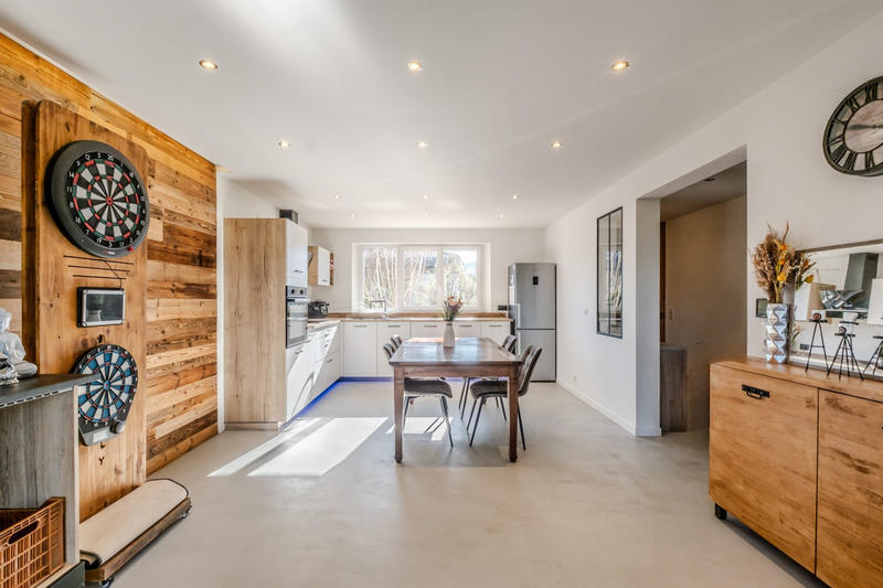 Appartement - 100 m² - 4 pièces