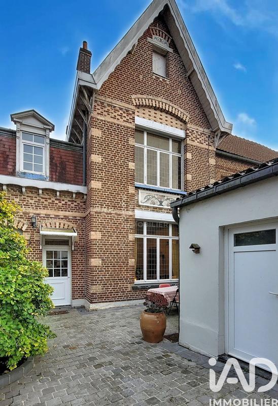 Maison - 232 m² - 7 pièces