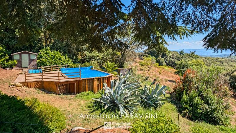 Maison - 244 m² - 9 pièces