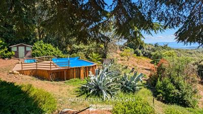 Maison - 244 m² - 9 pièces