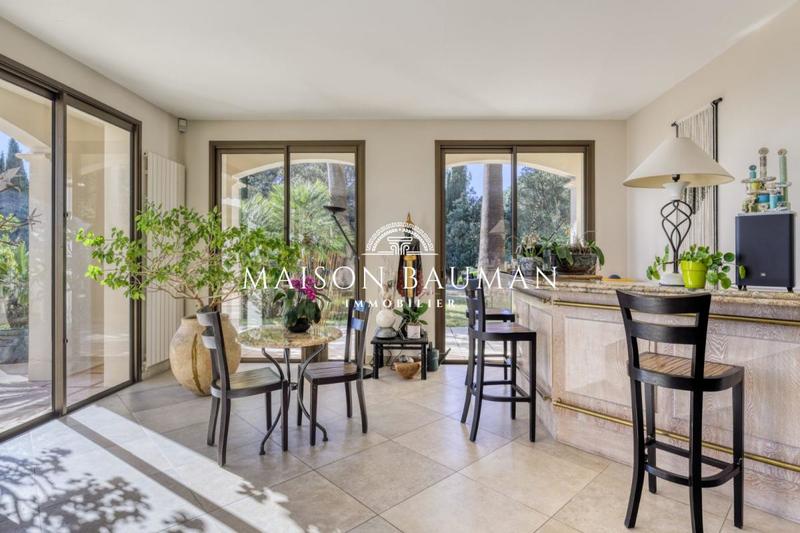 Villa - 311 m² - 7 pièces