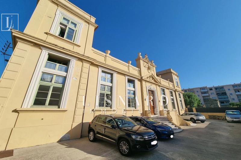 Appartement - 102 m² - 4 pièces