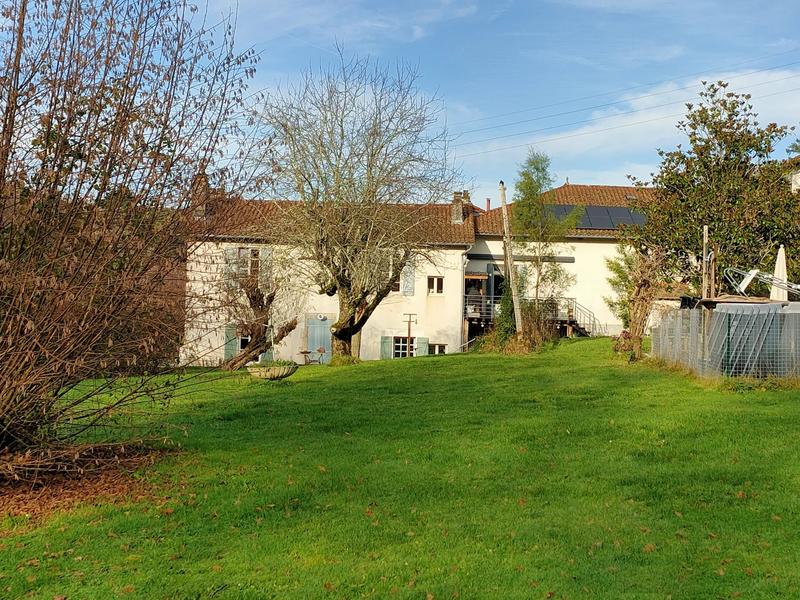 Maison - 235 m² - 8 pièces