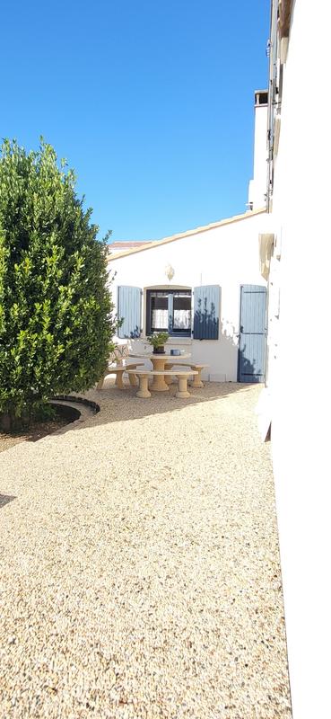 Maison traditionnelle - 166 m² - 6 pièces