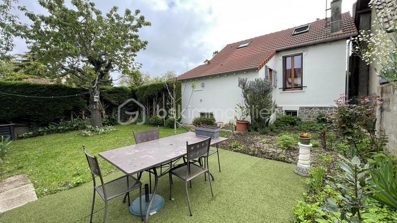 Maison traditionnelle - 70 m² - 4 pièces