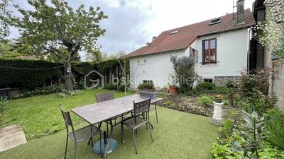 Maison traditionnelle - 70 m² - 4 pièces