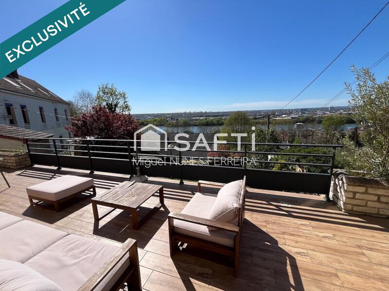 Maison - 218 m² - 8 pièces