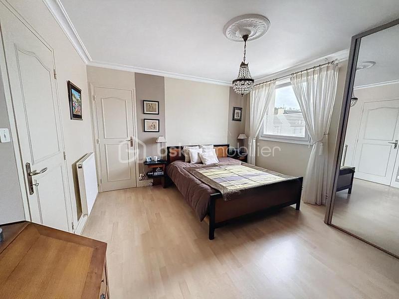 Maison - 175 m² - 7 pièces