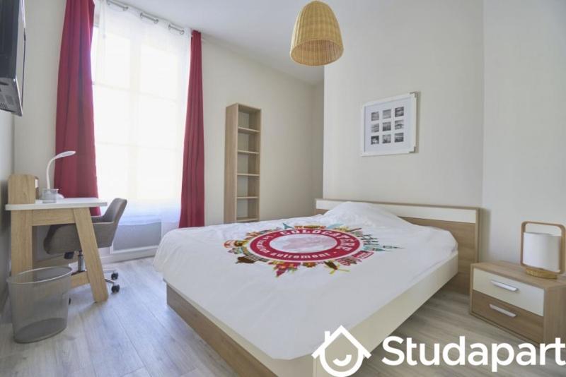 Chambre - 13 m² - 1 pièce