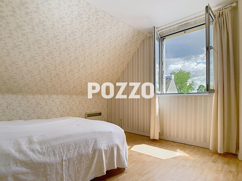 Maison - 185 m² - 10 pièces