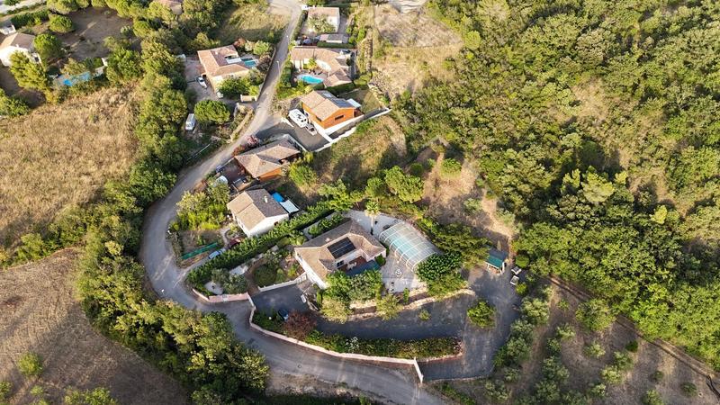 Villa - 284 m² - 6 pièces