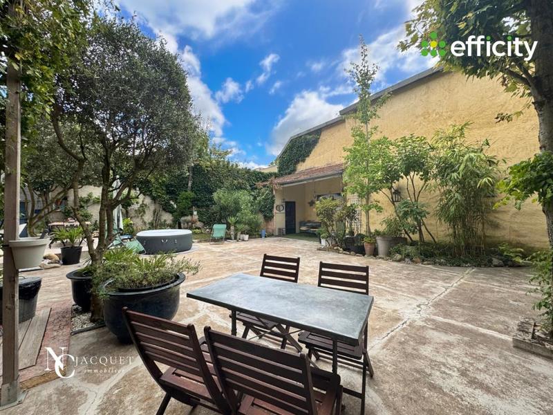 Maison - 184 m² - 6 pièces