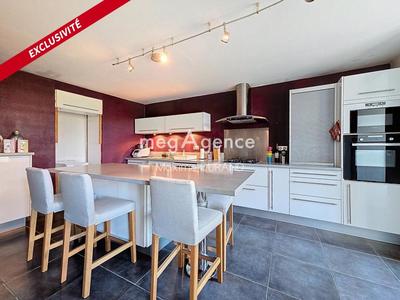 Maison - 140 m² - 5 pièces