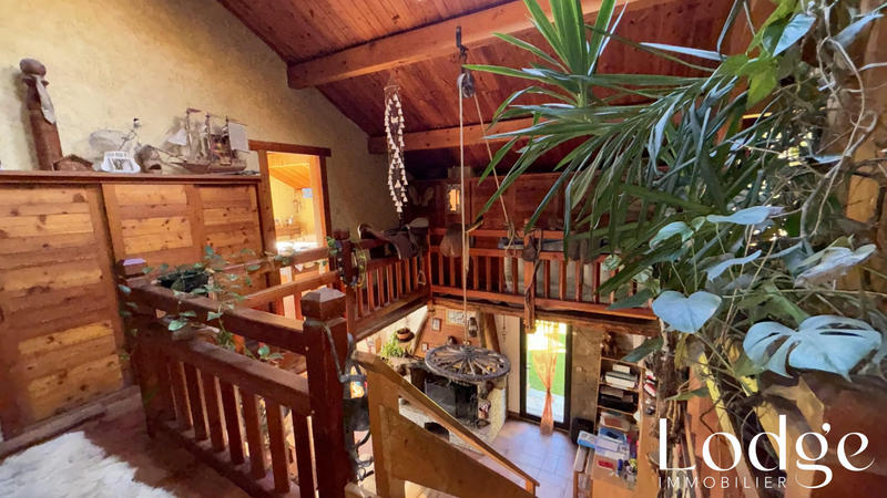 Maison - 320 m² - 8 pièces