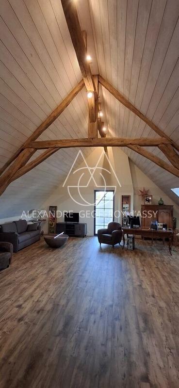 Propriété - 650 m² - 8 pièces