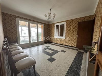 Maison traditionnelle - 160 m² - 6 pièces