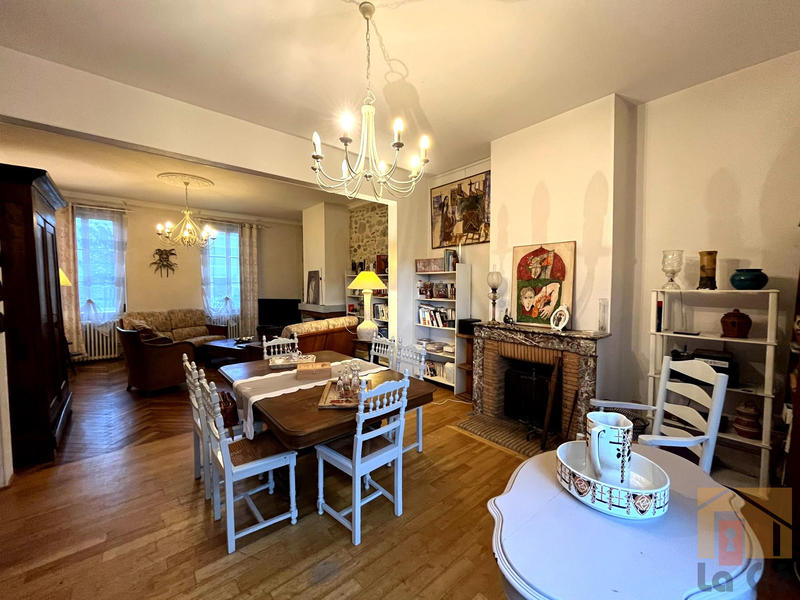 Maison - 180 m² - 6 pièces