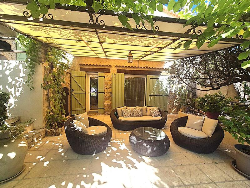 Villa - 200 m² - 7 pièces