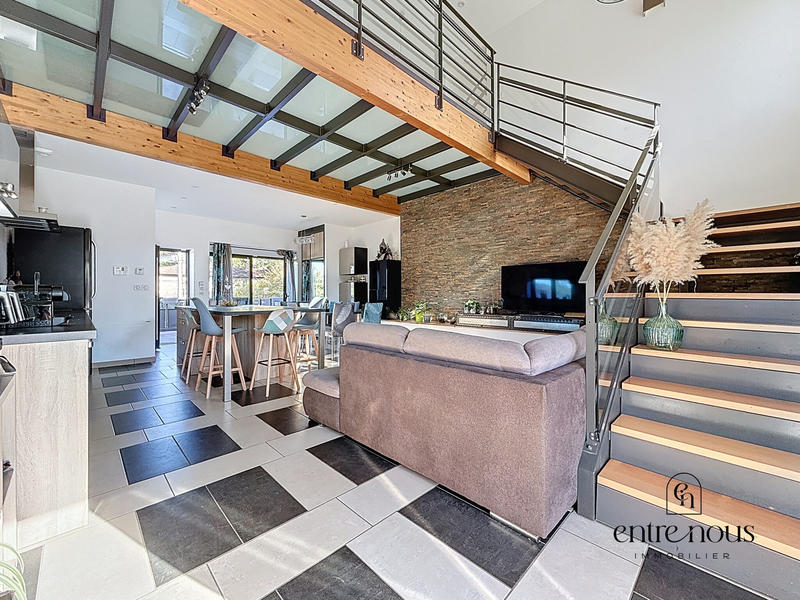 Maison - 145 m² - 5 pièces