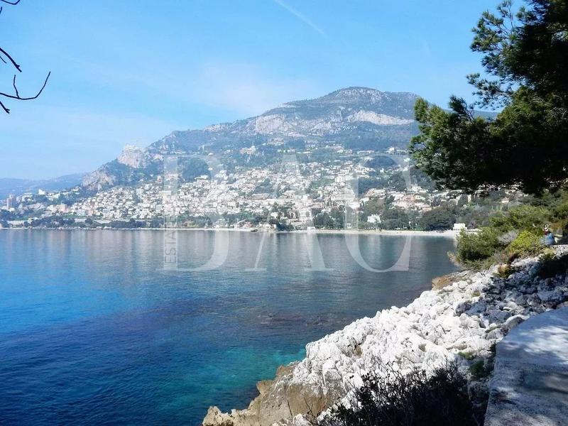 Villa - 1 000 m² - 10 pièces