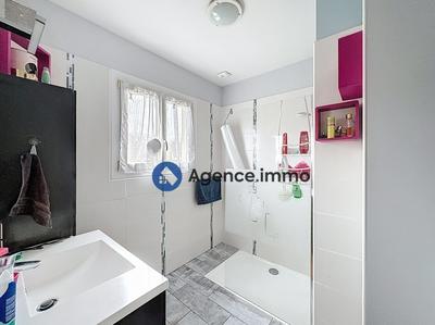 Maison - 92 m² - 4 pièces