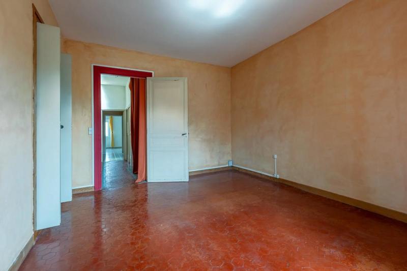 Maison - 216 m² - 6 pièces