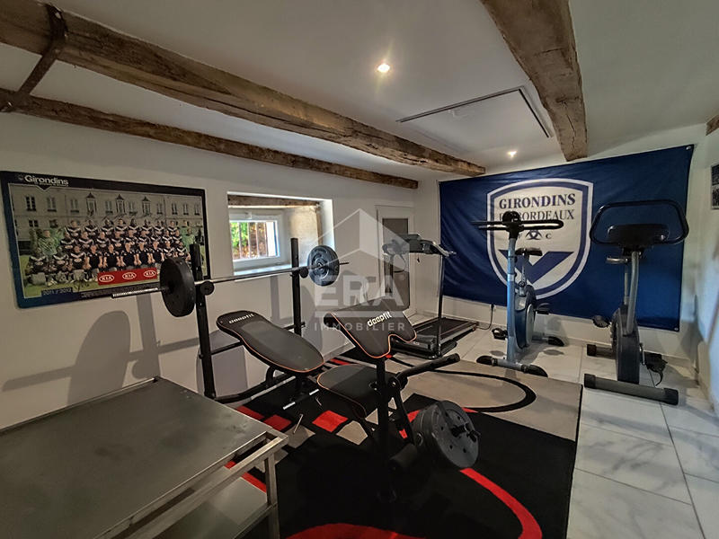 Maison - 221 m² - 8 pièces