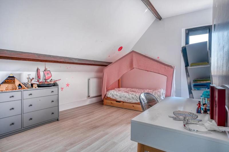 Maison - 210 m² - 8 pièces