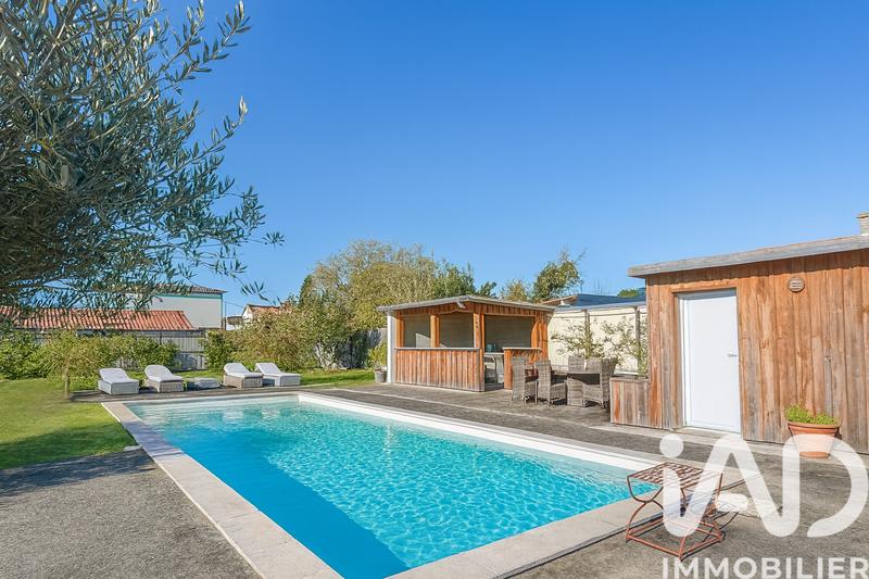 Maison - 212 m² - 5 pièces