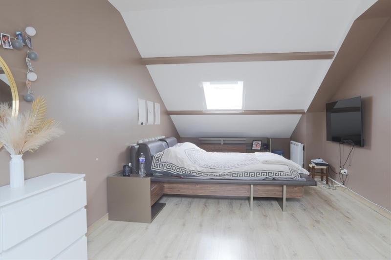 Maison - 263 m² - 11 pièces