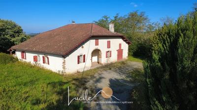 Maison - 137 m² - 5 pièces