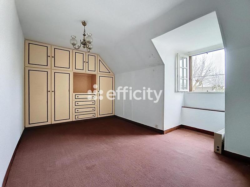 Maison - 156 m² - 9 pièces