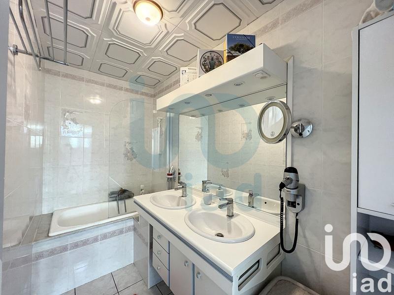 Maison - 239 m² - 5 pièces