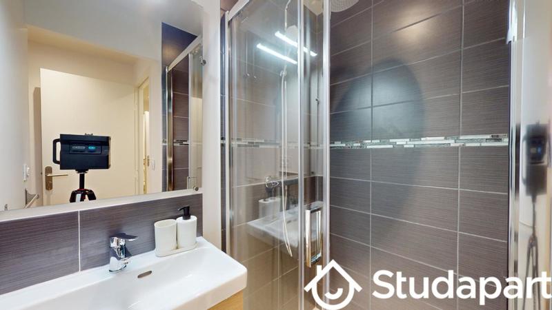 Chambre - 11 m² - 1 pièce