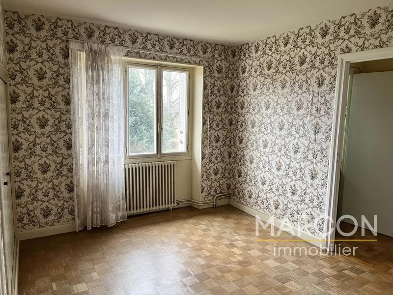 Maison - 265 m² - 10 pièces