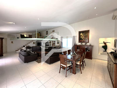 Maison - 170 m² - 6 pièces