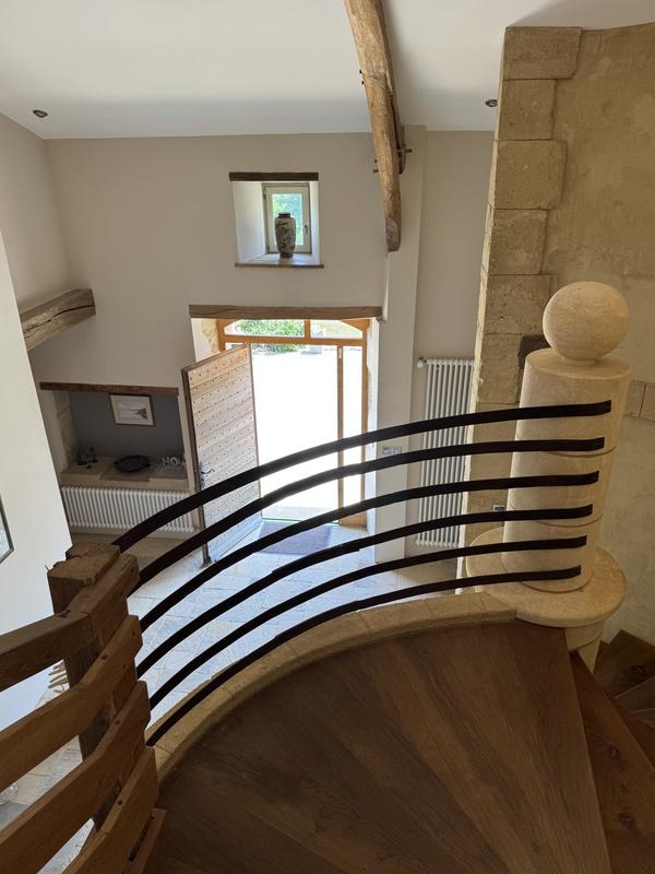 Maison - 345 m² - 11 pièces