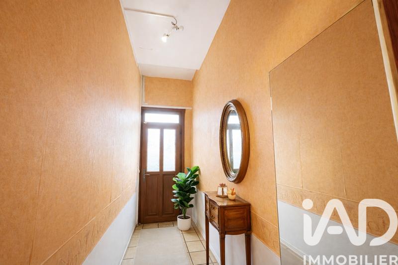 Maison - 250 m² - 8 pièces