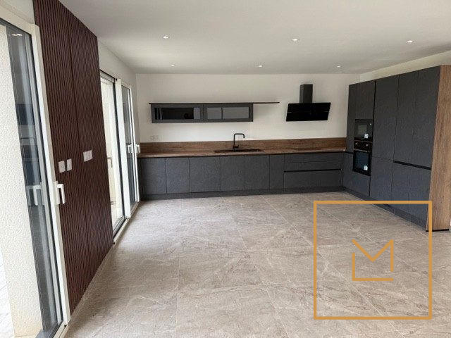 Maison - 144 m² - 6 pièces