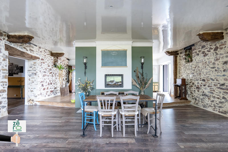 Maison - 281 m² - 8 pièces