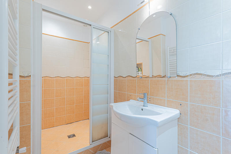 Maison - 205 m² - 9 pièces