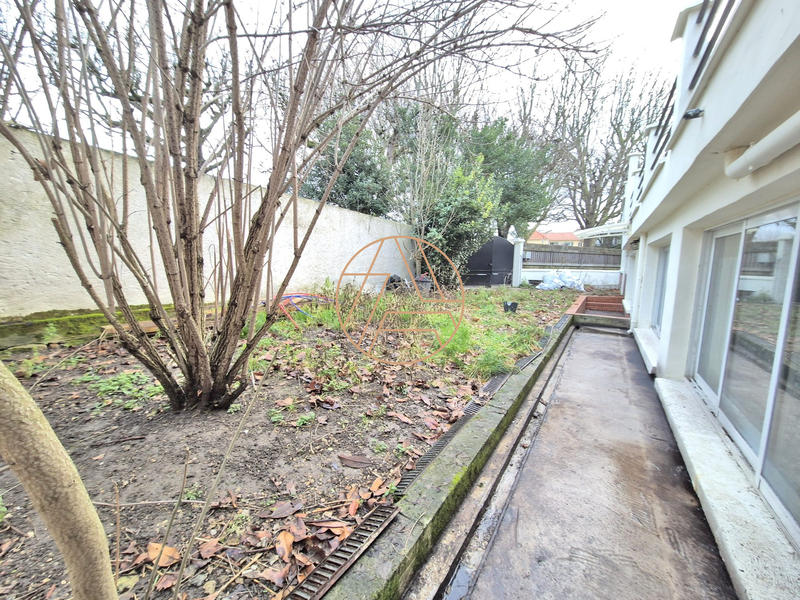 Maison - 96 m² - 3 pièces