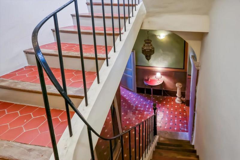 Maison - 220 m² - 10 pièces