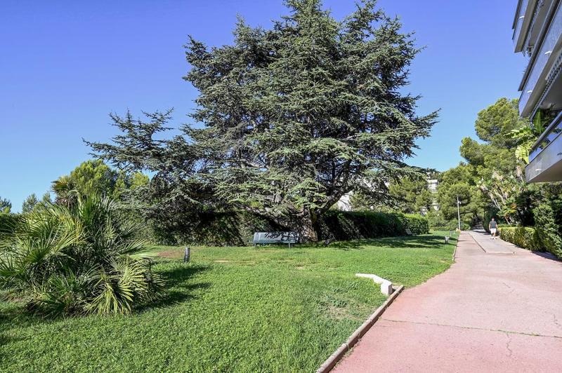 Appartement - 87 m² - 2 pièces