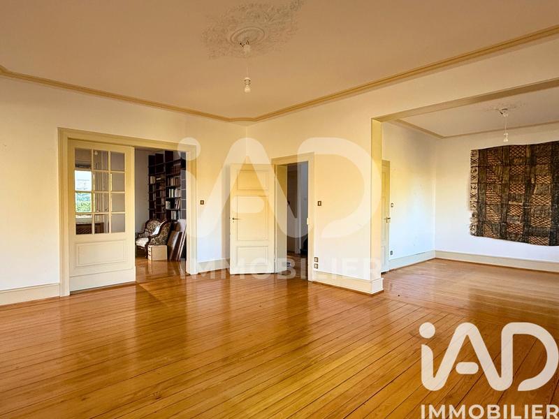 Maison - 228 m² - 9 pièces