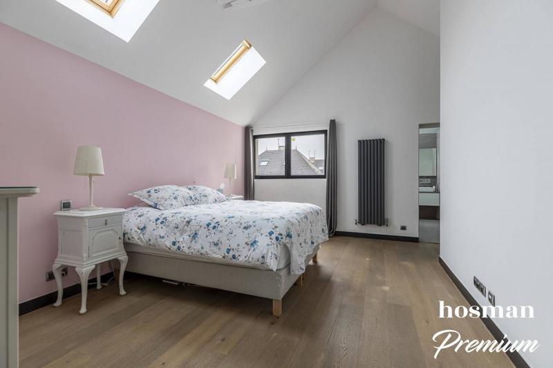 Maison - 290 m² - 6 pièces