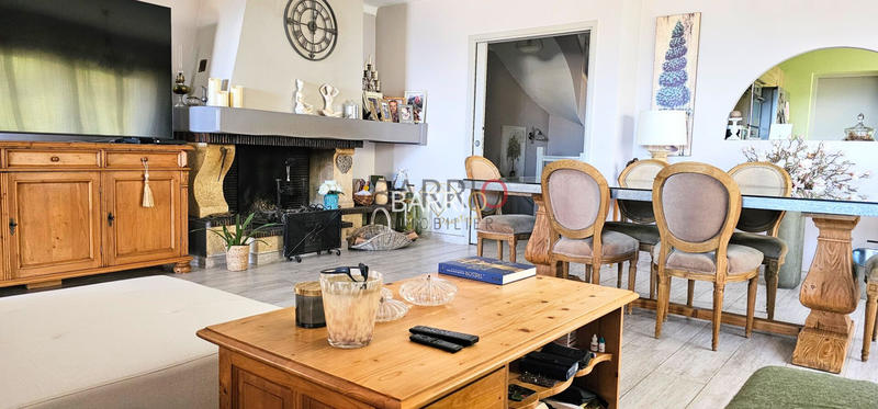 Villa - 254 m² - 10 pièces