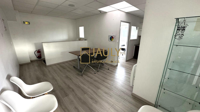 Bureau - 70 m² - 5 pièces