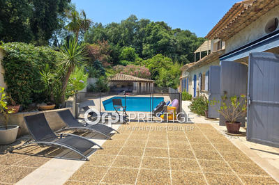 Maison - 280 m² - 14 pièces